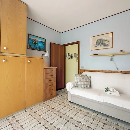 Edera With Balcony Few Steps From Sea - Happy