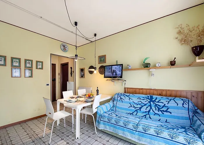 Apartment Edera With Balcony Few Steps From Sea - Happy