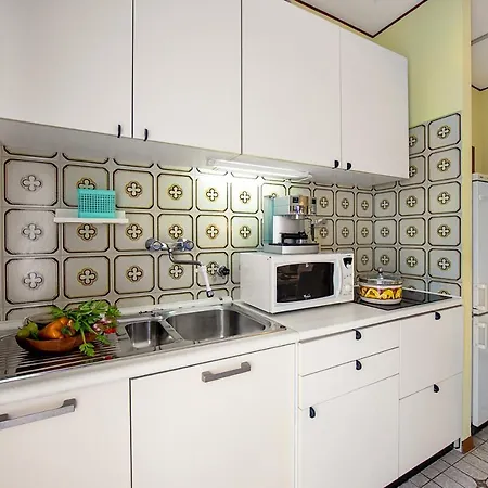 Apartment Edera With Balcony Few Steps From Sea - Happy *