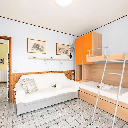Edera With Balcony Few Steps From Sea - Happy Apartment San Bartolomeo Al Mare